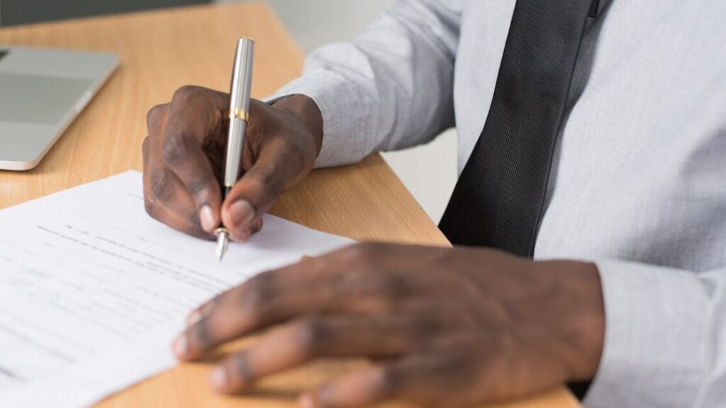 Contratto di lavoro autonomo - Scarica il modello in PDF