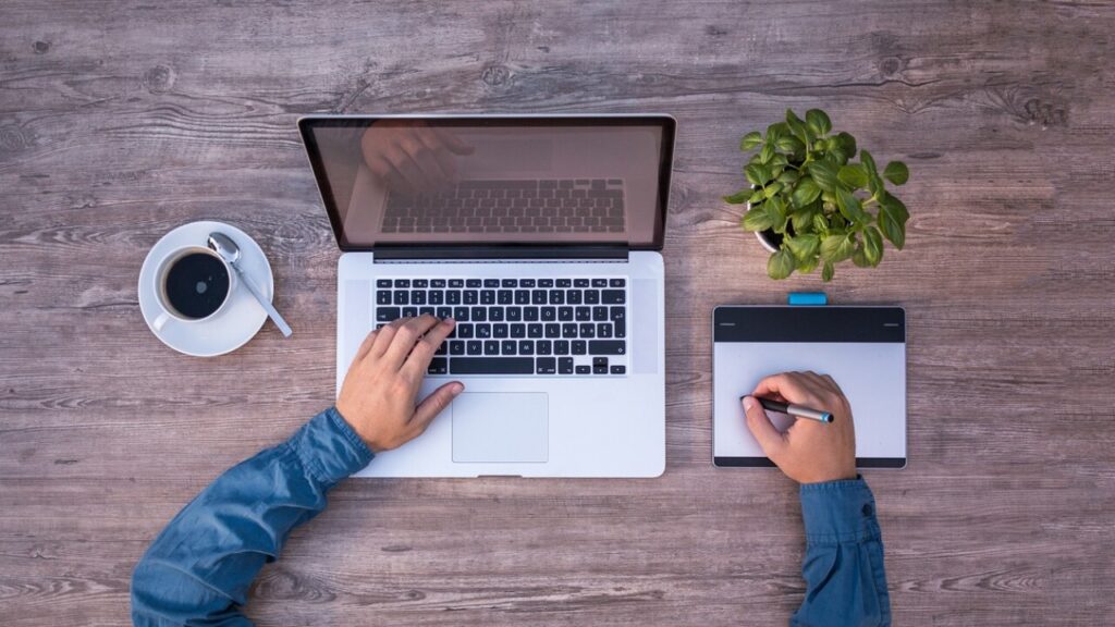 Contratto editoria e grafica - Scarica il modello in PDF