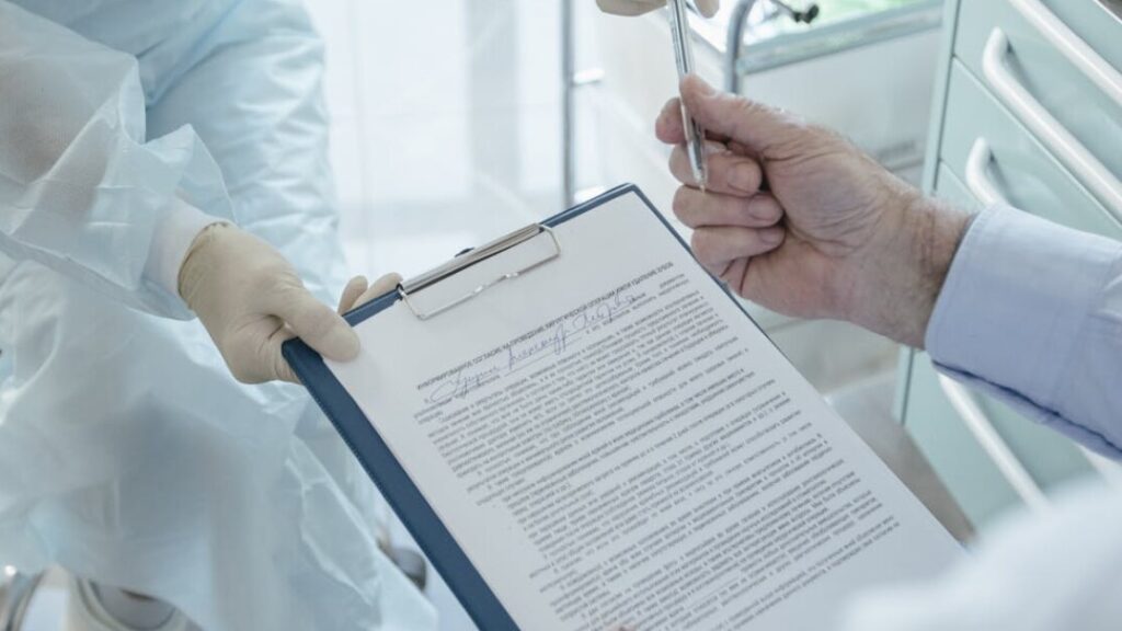 Contratto sanita - Scarica il modello in PDF